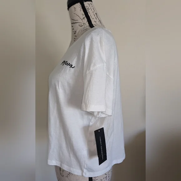 NWT FRENCH CONNECTION White Cotton T Shirt Joyeux SIZE MEDIUM - Picture 4 of 6